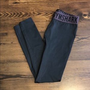 Gym shark leggings! Like new! ✨Make me an offer!